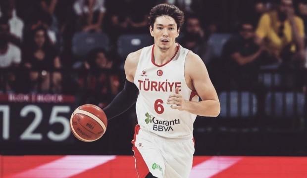 Cedi Osman'dan tarihe geçen performans!