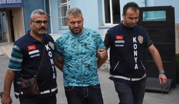 Eşini 46 yerinden bıçaklayıp, can çekişmesini izlemiş
