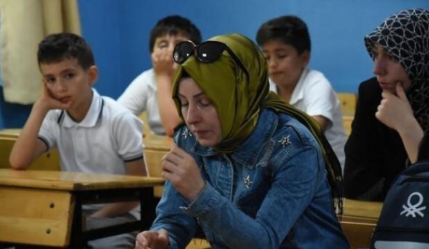 Gözyaşları sel oldu! Fenalaşan öğretmen öldü