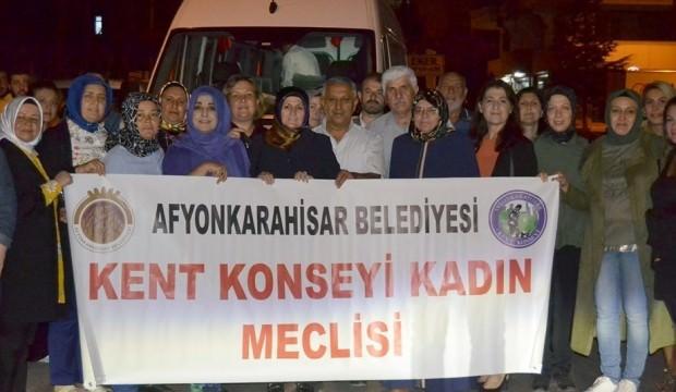 HDP binası önünde çocuklarını isteyen annelere destek