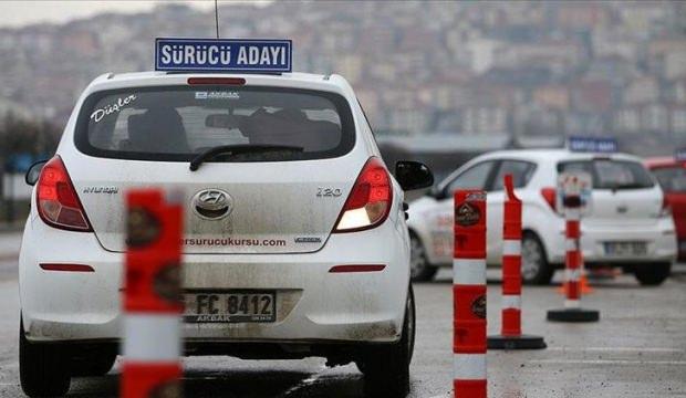 Sürücü kurslarıyla ilgili önemli karar! Yeni dönem resmen başladı