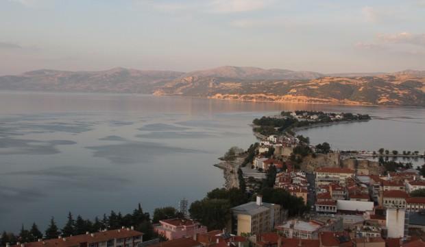 Yedi renkli Eğirdir Gölü’nde muhteşem manzara keyfi