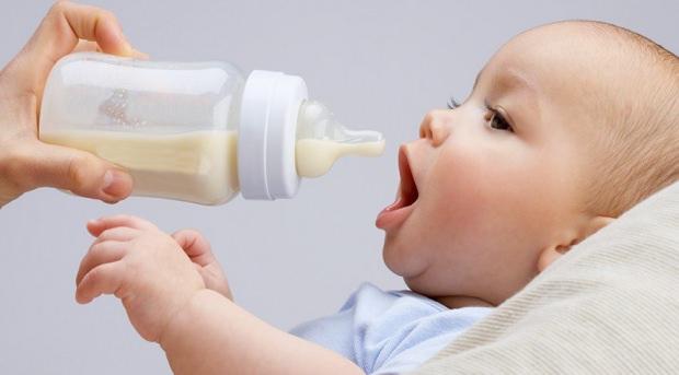 Devam sütü nedir? Bebeklerde devam sütüne ne zaman başlanır? Evde devam sütü mama tarifi