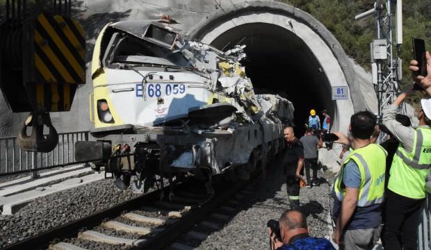 Bilecik'te tren raydan çıktı: 2 ölü