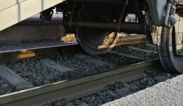 Mersin'de yük treni raydan çıktı