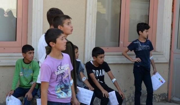 Okulda panik! 27 öğrenci hastaneye kaldırıldı