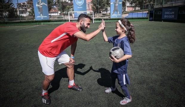 PSG'nin minik yıldızı Zeynep erkeklere taş çıkarıyor
