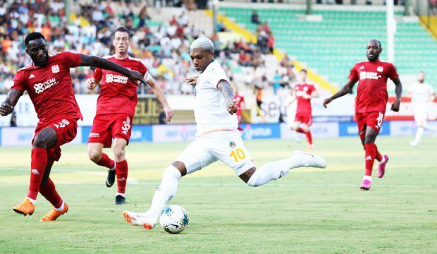 Lider Alanyaspor'a Sivas freni!