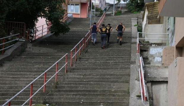 300 basamaklı merdivende zorlu idman