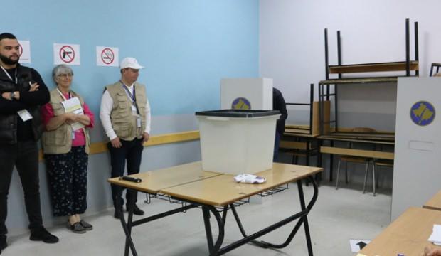 Başbakan istifa etmişti: Kosova'da halk sandık başında!
