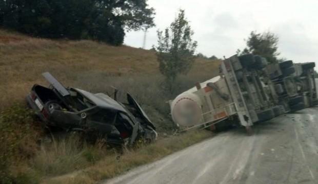 Paramparça olan otomobilden sağ kurtuldu