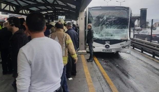 İstanbul'da metrobüs kazası: Yaralılar var