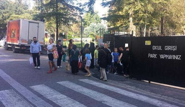 İstanbul'da taşınmasına karar verilen okullar tahliye ediliyor