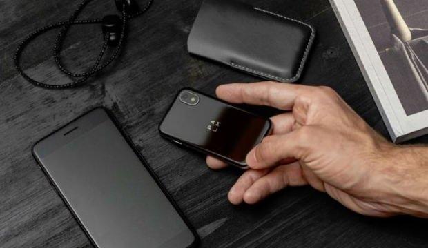 Kredi kartı boyutundaki akıllı telefon Palm Türkiye de satışa sunuldu