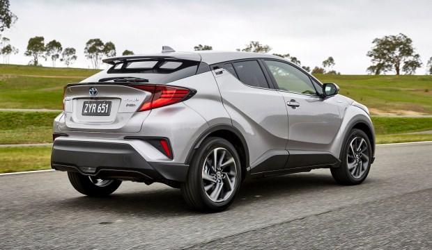 2020 Toyota C-HR hibrit rakiplerini geride bıraktı! İşte yeni değişikliler
