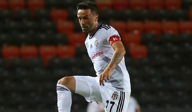 Beşiktaş'ta Gökhan Gönül 2 hafta yok