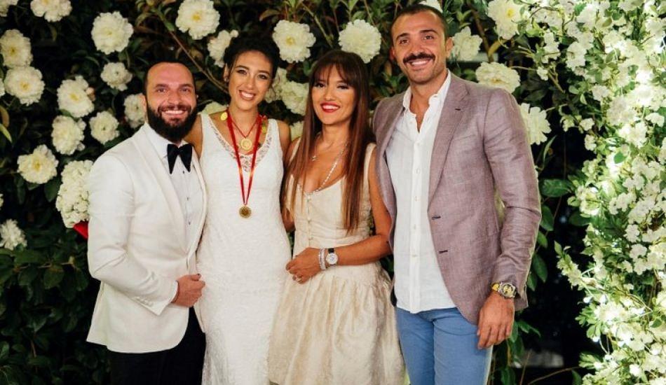 sarkici_demet_akalin_ile_berkayin_dostlugu_bitti_1571465994_8797.jpg