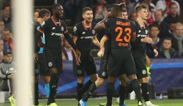 Chelsea, Ajax'ın ünvanını söktü
