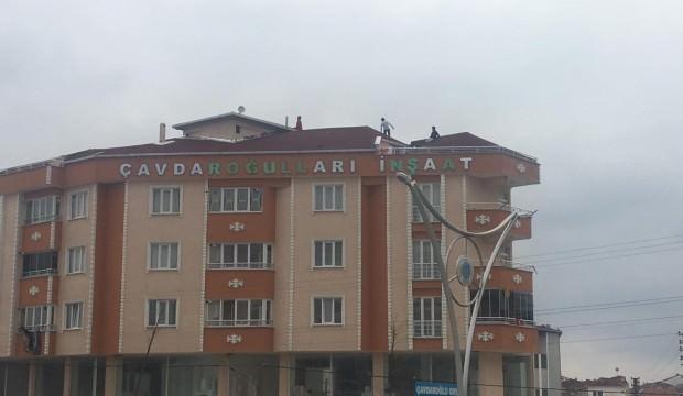 Çatıya çıkan çocuklar yürekleri ağza getirdi