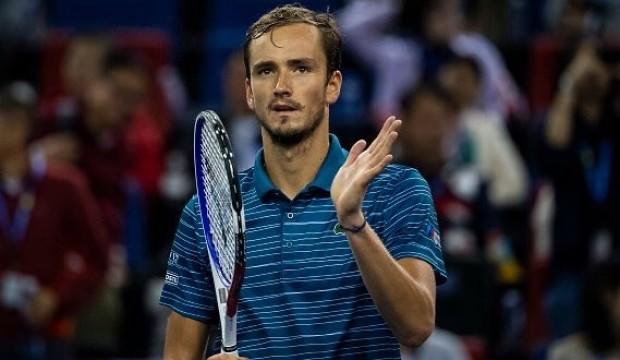 Medvedev'den Paris Masters'a erken veda