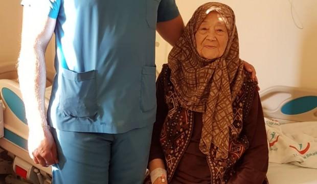 94 yaşındaki kadının safra kesesinden çıktı! Tam 200 tane...