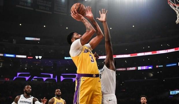 Anthony Davis'ten müthiş performans!