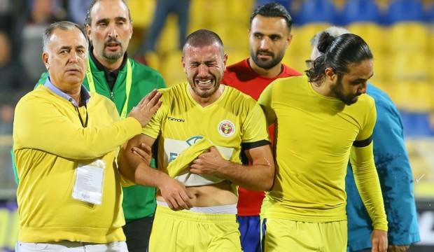 Asist yaptı, gözyaşlarını tutamadı!