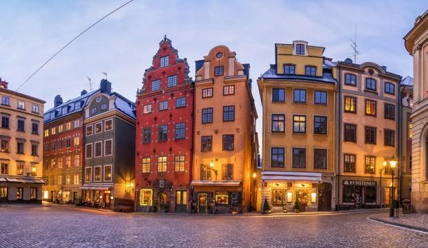 Stockholm'de Stortorget Meydanı, Demirbaş Şarlken Anıtı ve Gustav Vasa