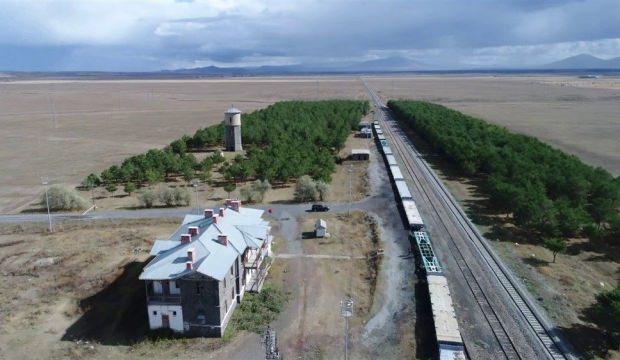 Bozkırın ortasındaki vaha: Kars Selim tren istasyonu