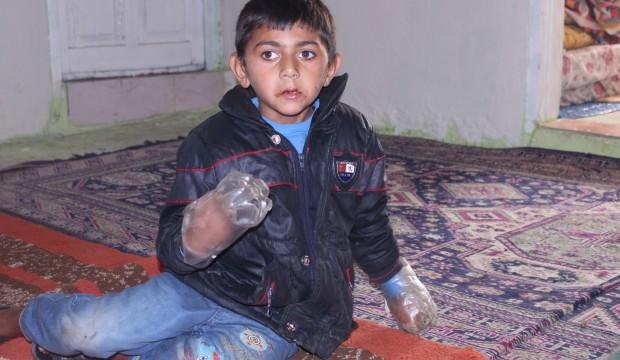 Minik Yusuf'un acı dramı! Pet şişeyle ellerini bağlıyorlar