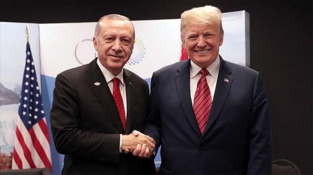Erdoğan ve Trump'ın G-20 Zirvesi sırası gerçekleştirdiği görüşmeden bir kare...