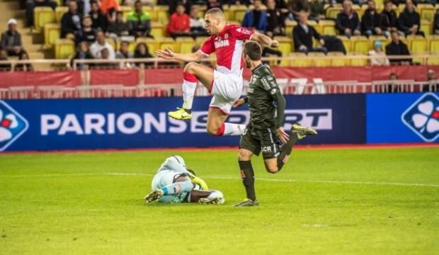 Slimani'nin asisti 3 puanı getirdi