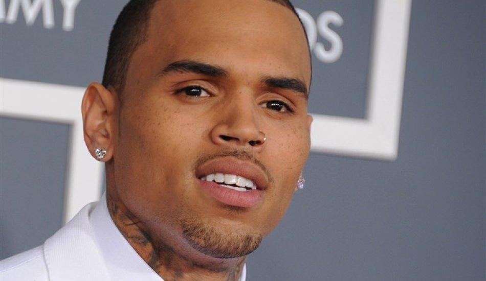 unlu_rap_sarkici_chris_brown_esyalarini_satiyor_1573204473_2296.jpg
