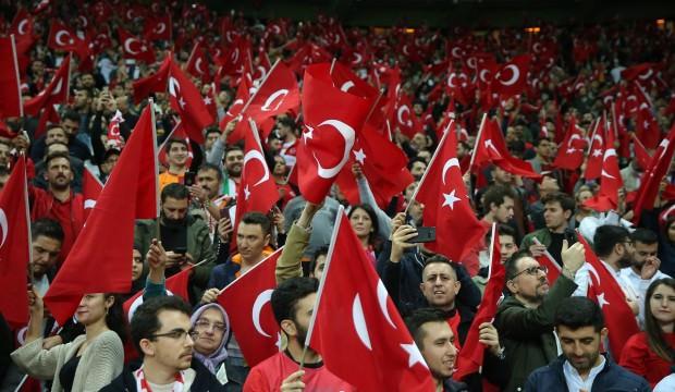 Türkiye - İzlanda maçında 48 bin taraftar!