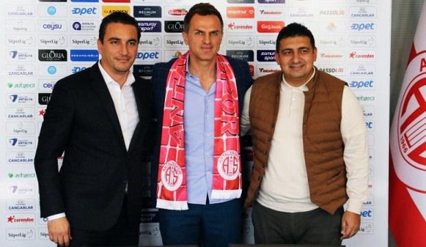 Antalyaspor Stjepan Tomas ile 2,5 yıllık sözleşme imzaladı