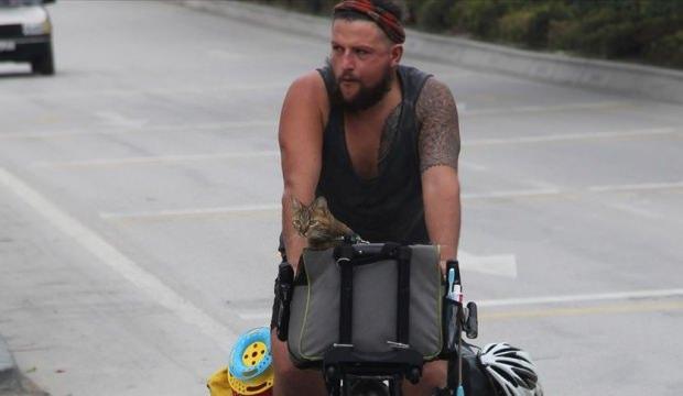 Kedisiyle yola çıktı, Beypazarı'na ulaştı