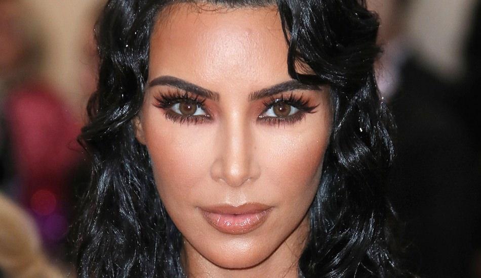 kim_kardashian_kanye_artik_acik_giyinmemi_istemiyor1_1573800161_307.jpg