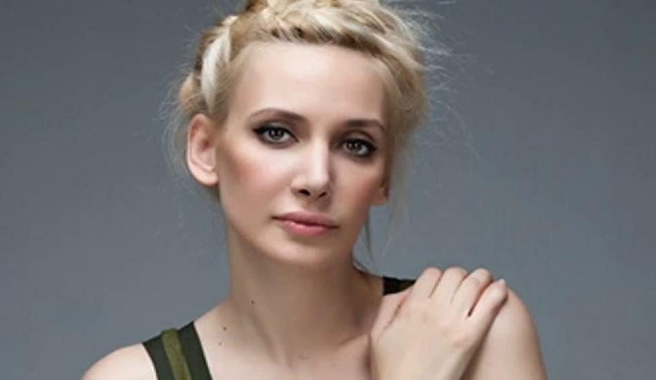 sarkici_gokcenin_sosyal_medya_paylasimi_olay_oldu_catlak_kadin_1573631779_7948.jpg