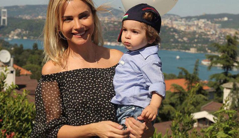 sunucu_ece_erken_ve_oglu_eymenden_yeni_poz_1573453757_1545.jpeg