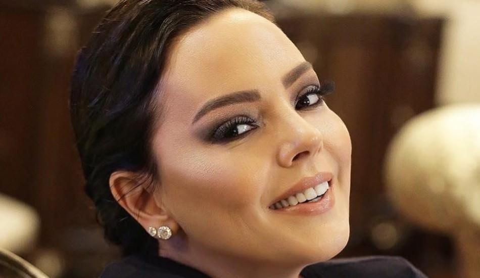 ebru_gundesin_kizi_5_yil_sonra_goruntulendi_kucuk_kizin_annesine_benzerligi_1574593097_4566.jpg