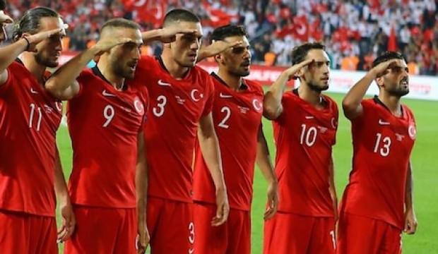 Hakan Çalhanoğlu'ndan Alman basınına asker selamı cevabı!