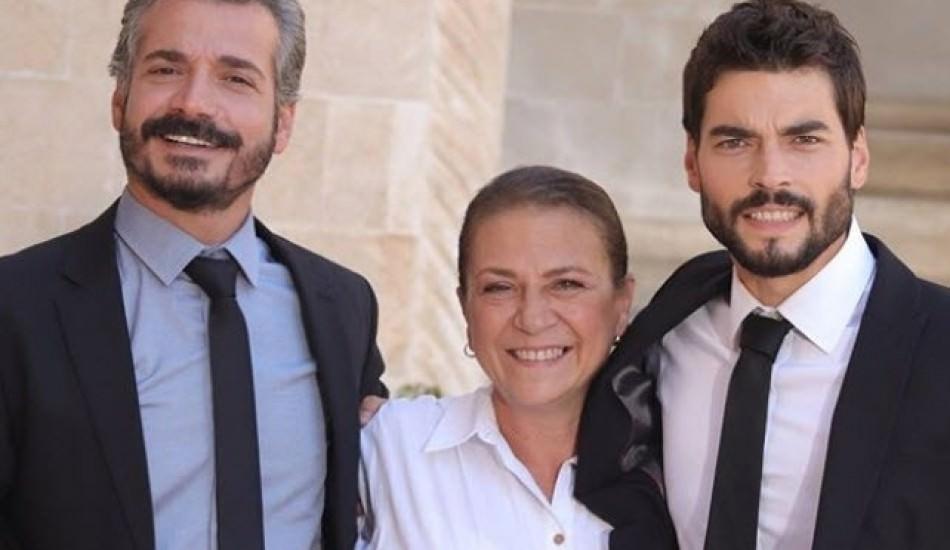 hercainin_esma_anasi_gunes_hayat_unlu_oyuncunun_annesi_cikti_1574492427_7277.jpg
