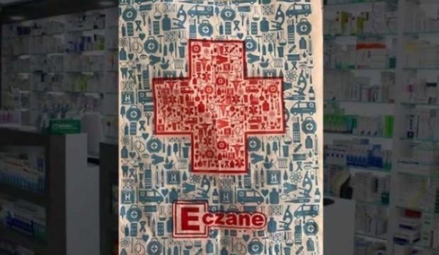 Eczanenin verdiği 'Kızılhaç'lı poşet tepki çekti