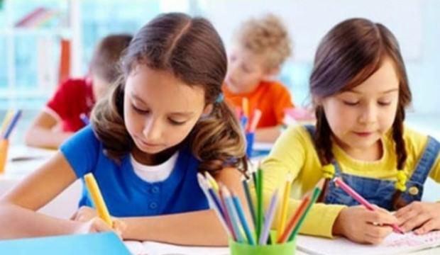 Eğitim 'iki ara'da bir derede kaldı