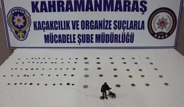 Polis operasyon yaptı...Çöp kovasında tarihi eser fışkırdı