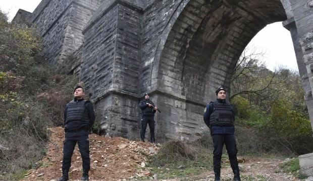 Define avcılarının hedefi olan tarihi Güzelce Kemeri'ne polis önlemi