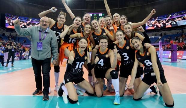 Finalde yıkıldık! Eczacıbaşı dünya 2.'si!