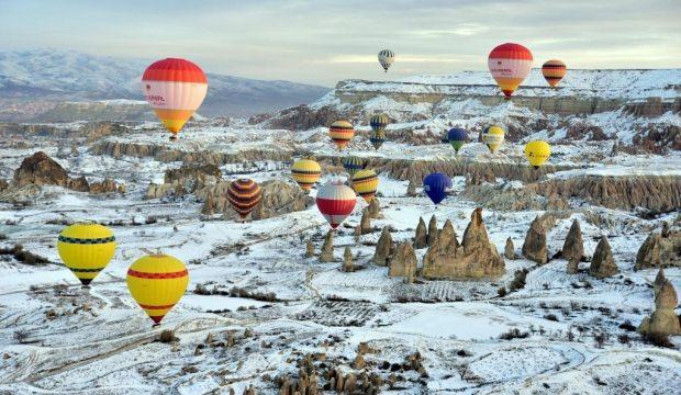 Kapadokya beyaz örtüye büründü