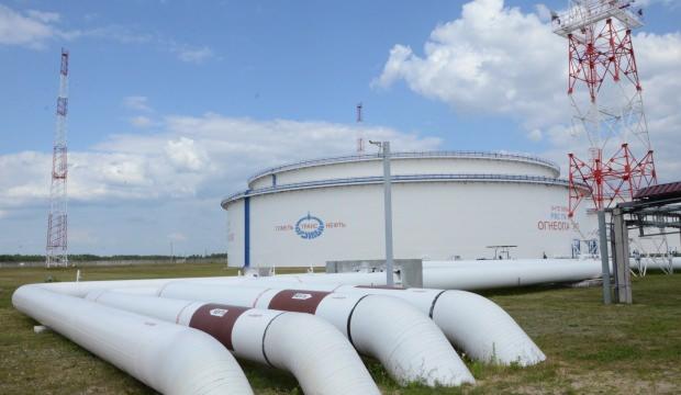 Ukrayna ve Rusya petrol anlaşmasını 10 yıl uzattı