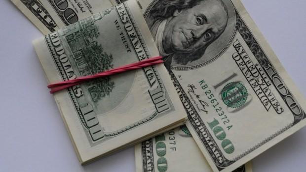 Merkez Bankası'nın faiz kararı sonrası dolar düşüşe geçti